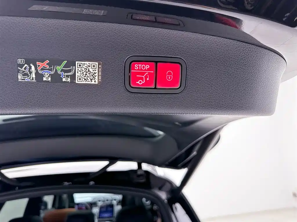 Mercedes-Benz GLC 2023 facelift GLC 260 L 4MATIC luxury model 5 seats купить на сайте DeffCars