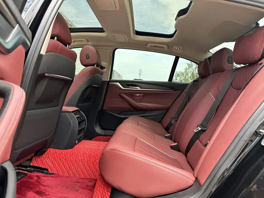 BMW 5 Series New Energy 2021 535Le Deluxe Package купить на сайте DeffCars