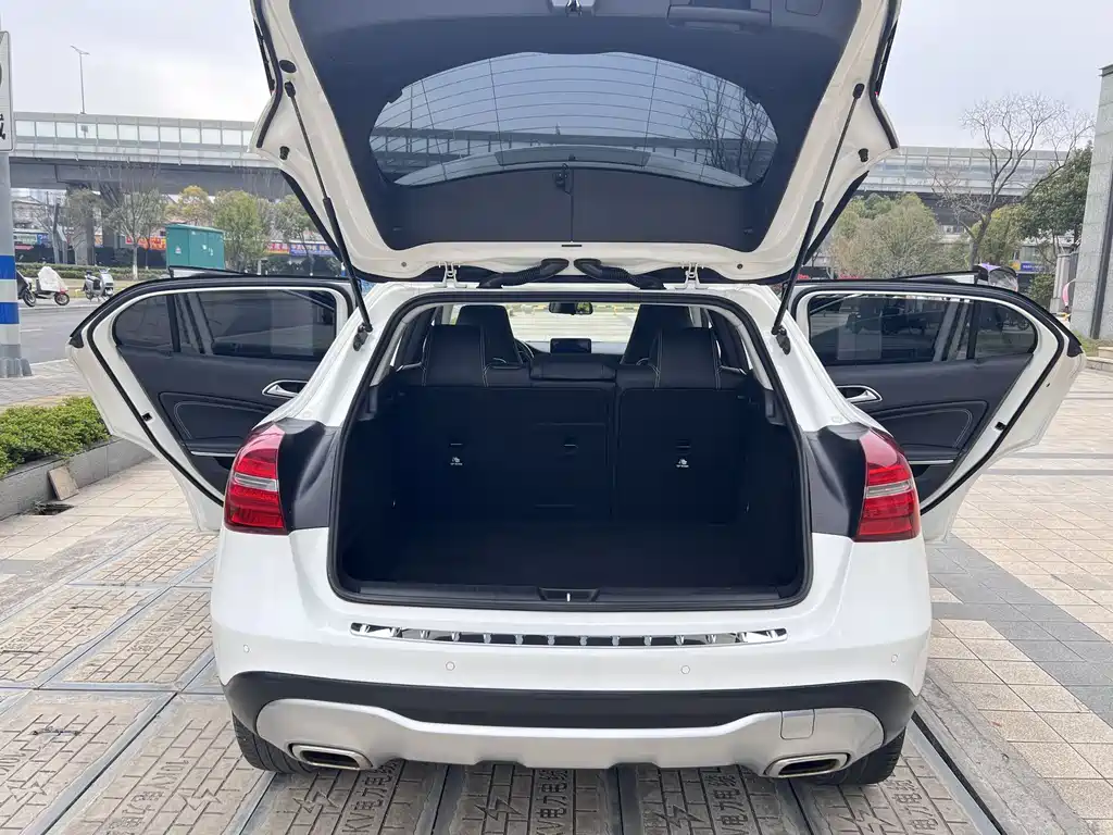 Mercedes-Benz GLA 2018 GLA 200 Fashion Model купить на сайте DeffCars