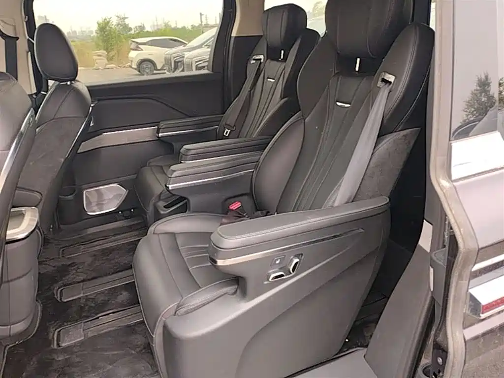 Hongqi HQ9 PHEV 2024 2.0T four-wheel drive business version купить на сайте DeffCars
