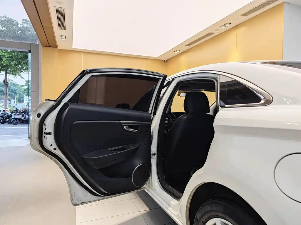 Pentium B50 2016 1.4T automatic luxury model купить на сайте DeffCars