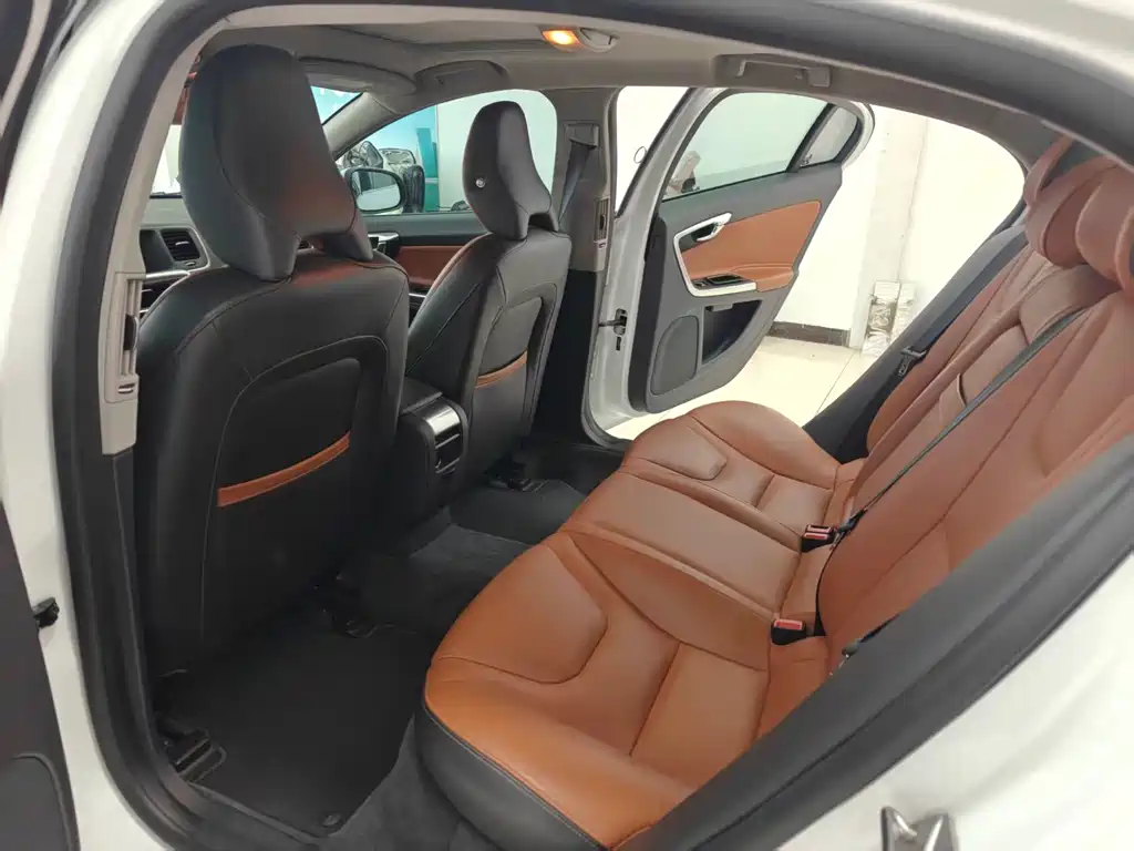 Volvo S60 2019 S60L T3 Smart Edition купить на сайте DeffCars