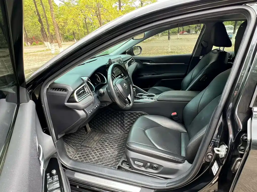Camry 2023 2.0G Deluxe Edition купить на сайте DeffCars