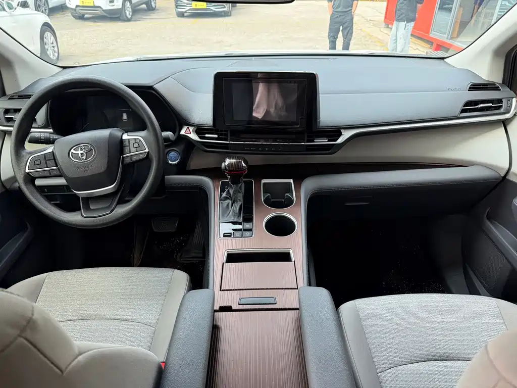 SIENNA 2021 2.5L Hybrid Comfort Edition купить на сайте DeffCars