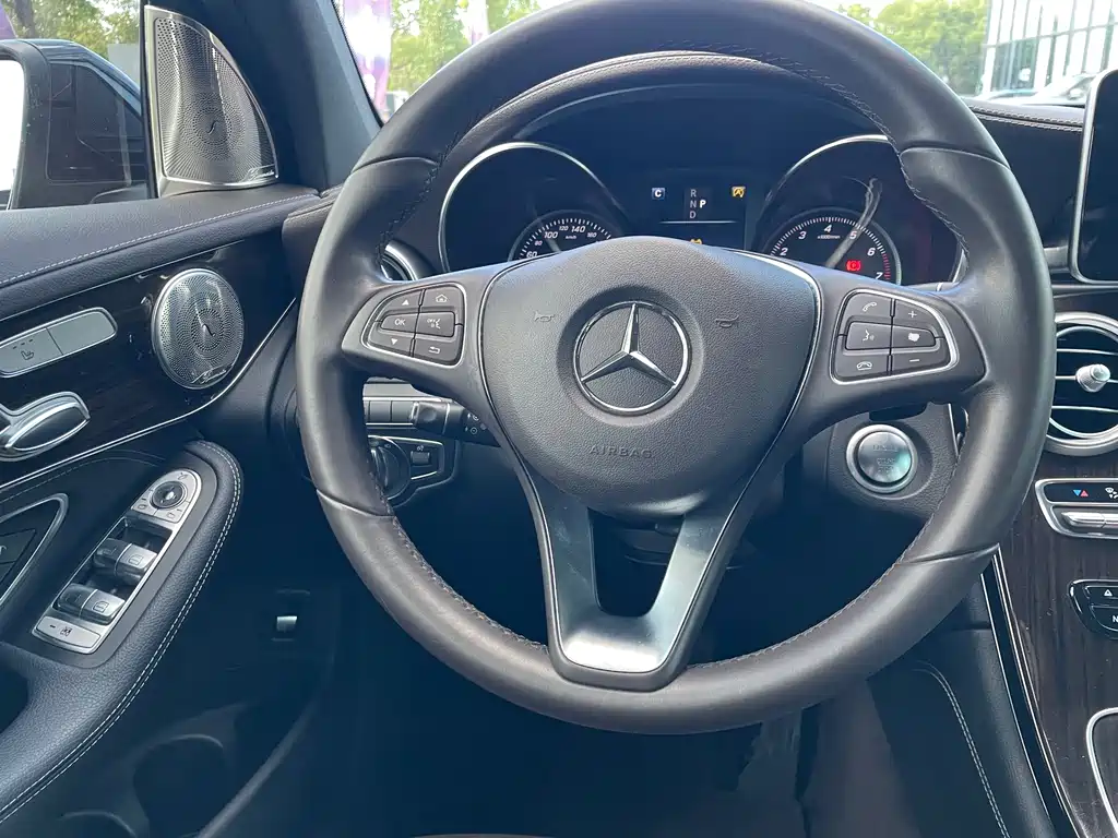 Mercedes GLC 2017 260 4MATIC luxury model купить на сайте DeffCars