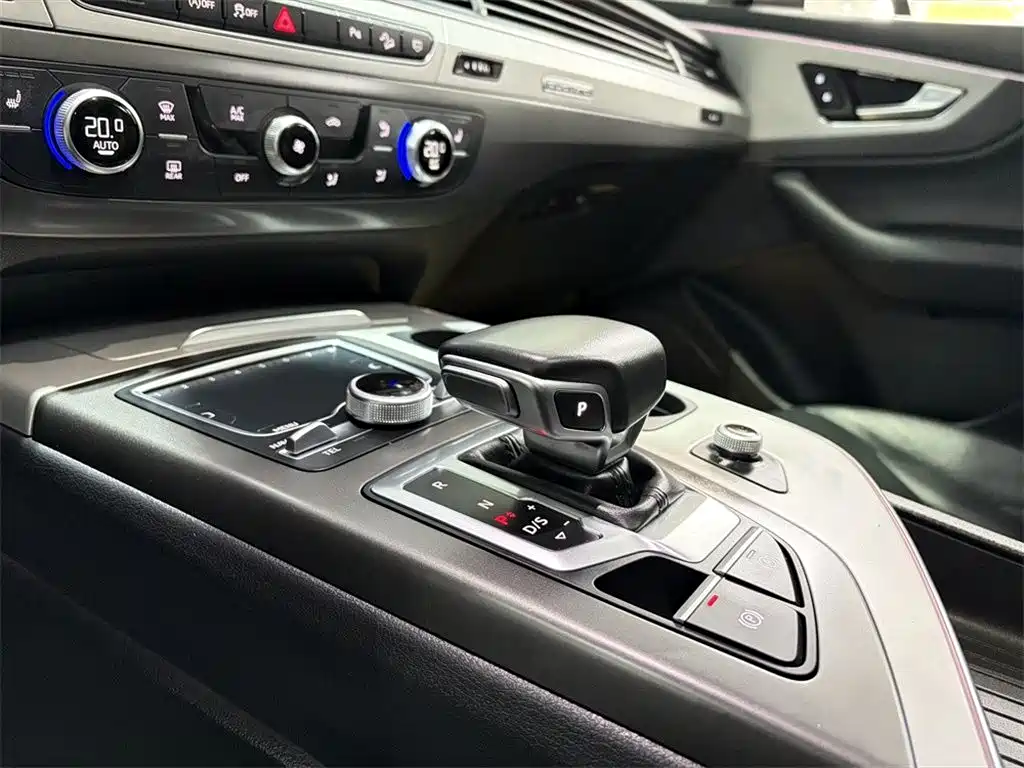 Audi Q7 2019 55 TFSI Technical Edition купить на сайте DeffCars