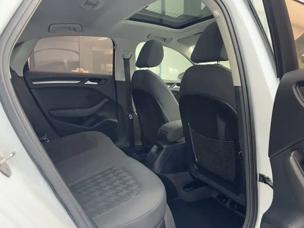 Audi A3 2015 Limousine 35 TFSI millionth commemorative smart collar model купить на сайте DeffCars