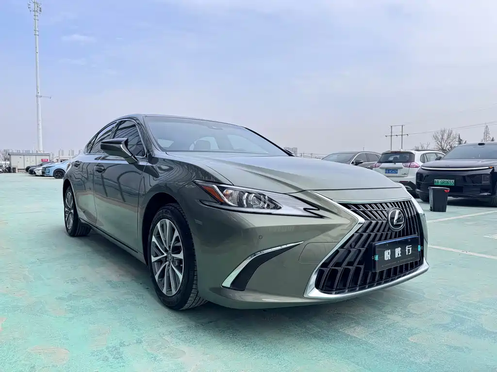 Lexus ES 2023 200 Excellence Edition купить на сайте DeffCars