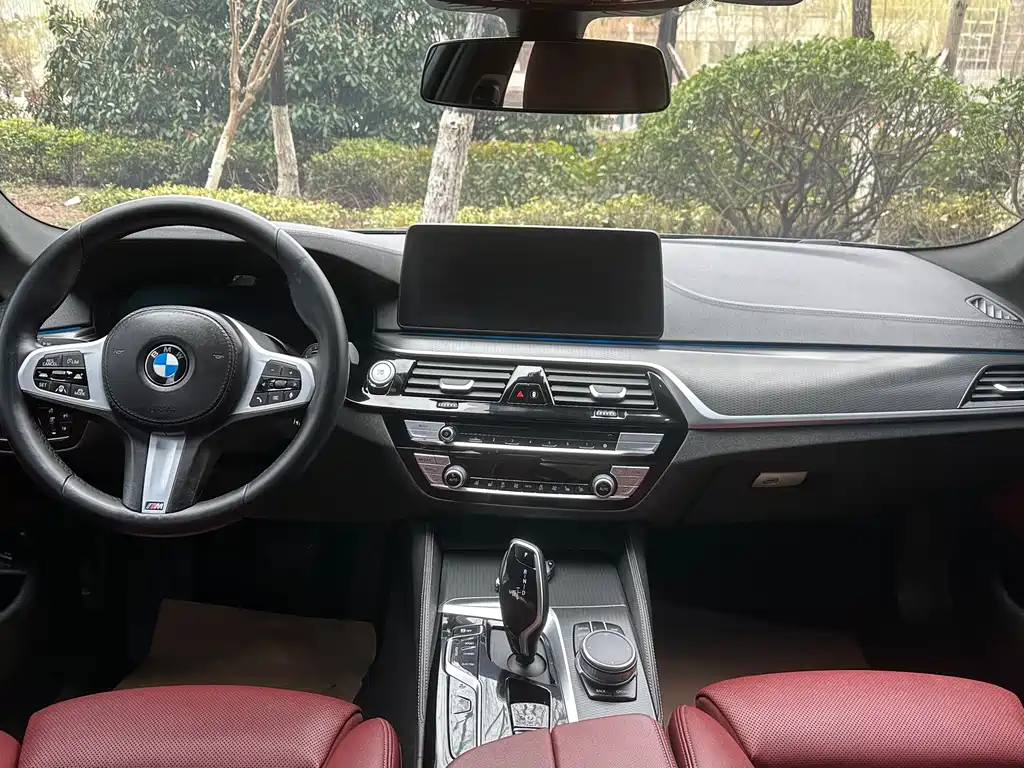 BMW 5 Series New Energy 2021 535Le Pioneer Edition M Sports Package купить на сайте DeffCars