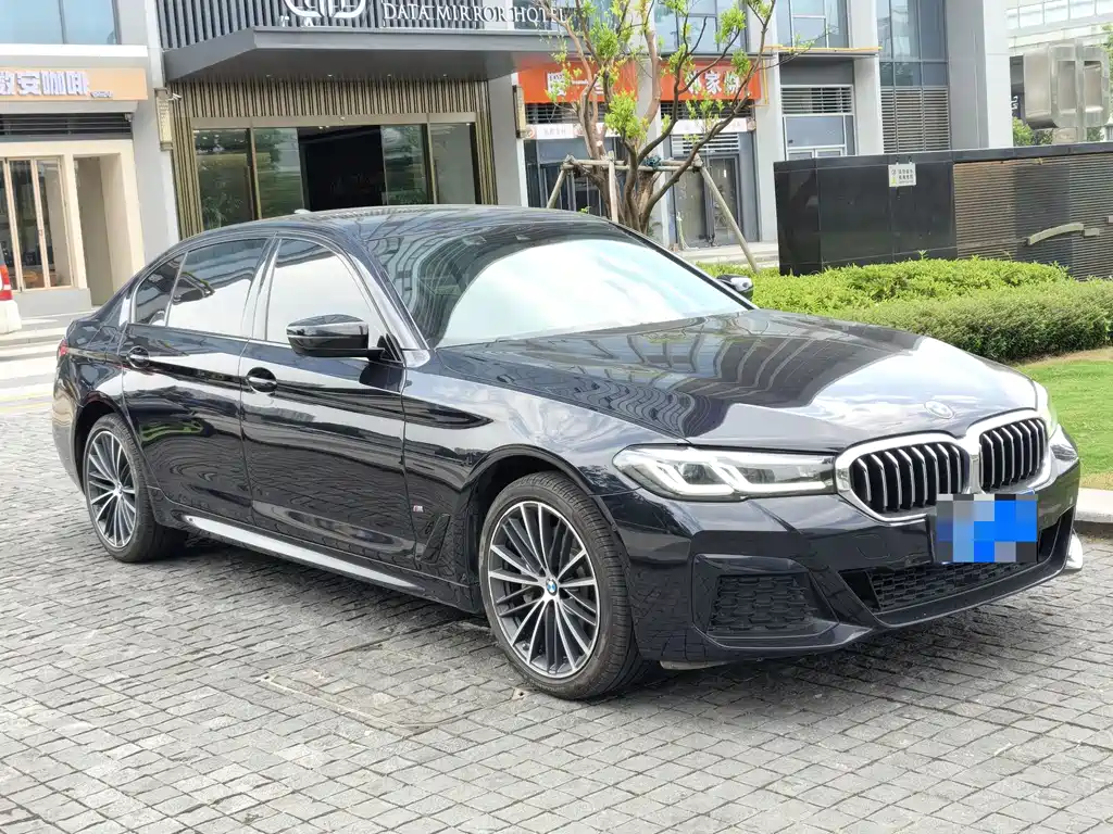 BMW 5 Series 2022 facelift 530Li leading M sports package купить на сайте DeffCars