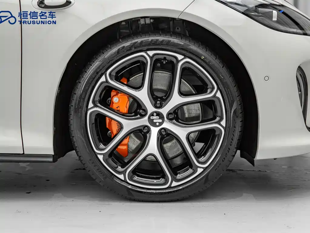 Zhiji L6 2025 Pro Max купить на сайте DeffCars