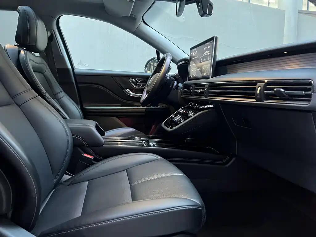 Adventurer 2022 2.0T Two-wheel drive Premium Edition купить на сайте DeffCars