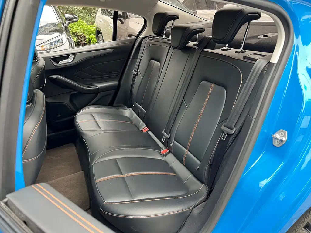 Focus 2022 sedan EcoBoost 180 automatic racing version купить на сайте DeffCars