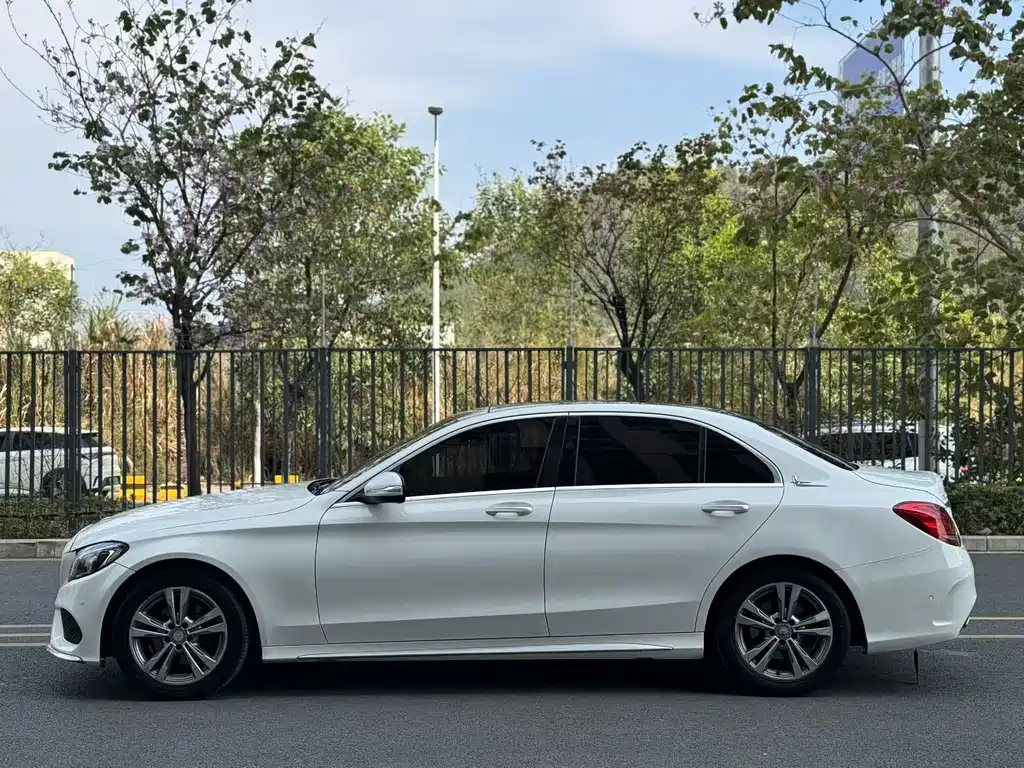 Mercedes-Benz C-Class 2016 C 200 L Sports купить на сайте DeffCars