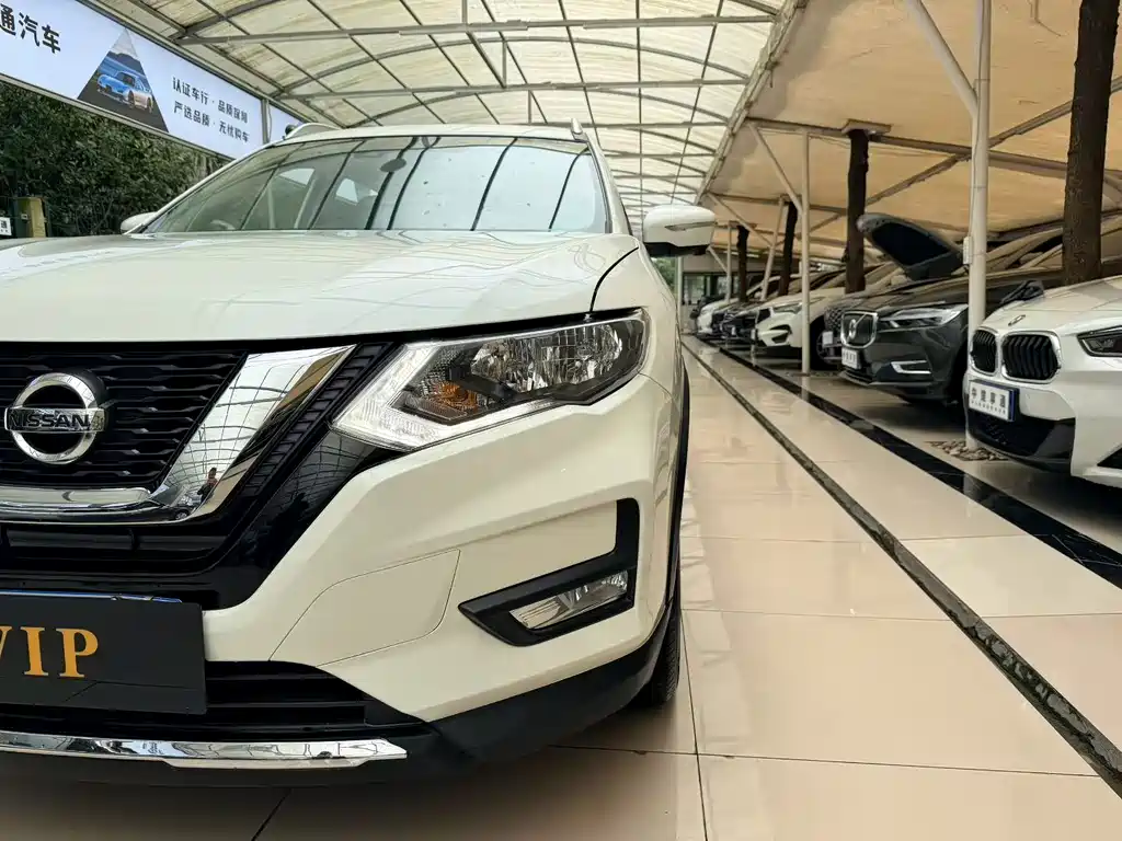 X-Trail 2017 2.5L CVT Deluxe Edition 4WD купить на сайте DeffCars