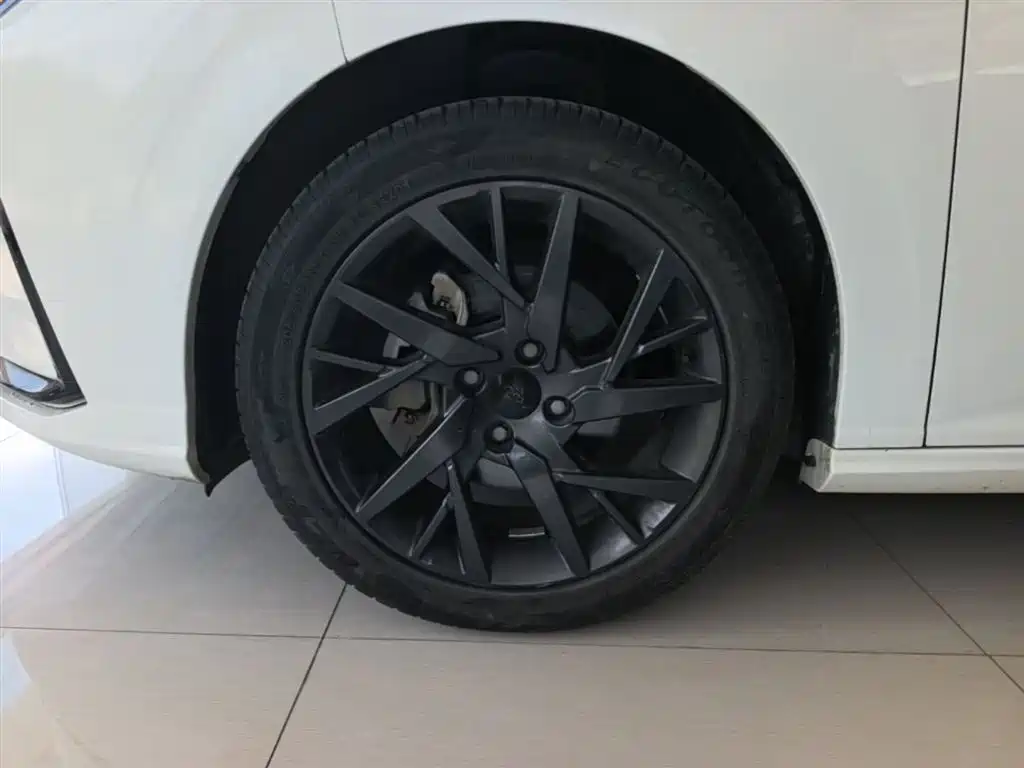 Yixuan 2020 230T automatic dazzling track rider version купить на сайте DeffCars
