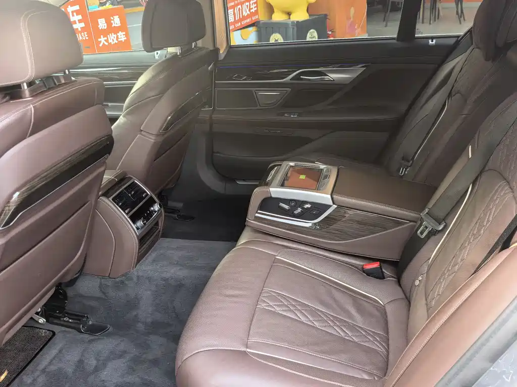 BMW 7 Series 2019 facelift 730Li luxury package купить на сайте DeffCars