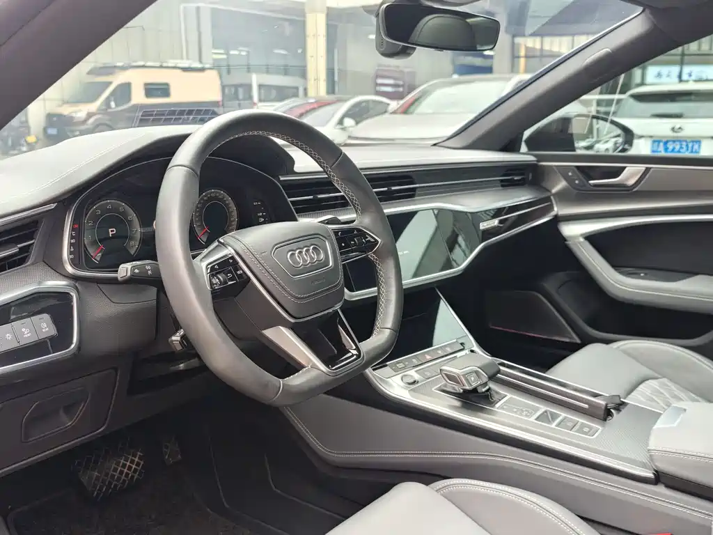 Audi A7L 2024 45 TFSI quattro RS package racing version купить на сайте DeffCars