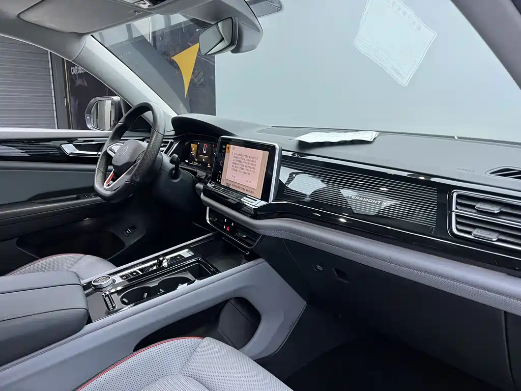 Touron 2023 Touron X facelift 380TSI four-wheel drive luxury version купить на сайте DeffCars