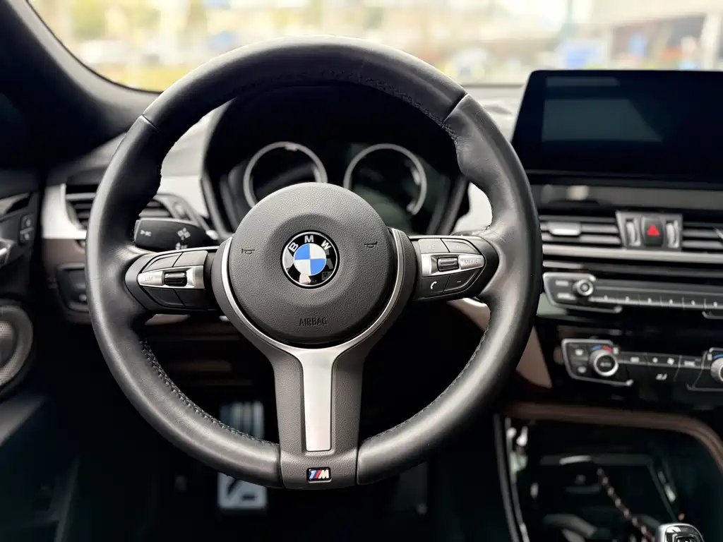 BMW X2 2021 sDrive25i leading M sports package купить на сайте DeffCars