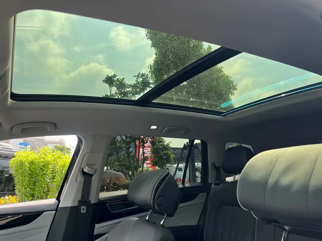 Touron 2023 330TSI two-wheel drive luxury version купить на сайте DeffCars