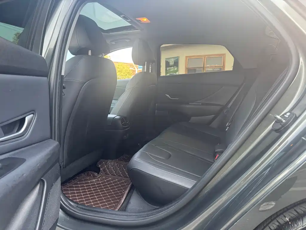 Elantra 2023 1.5L CVT LUX Premium Edition купить на сайте DeffCars