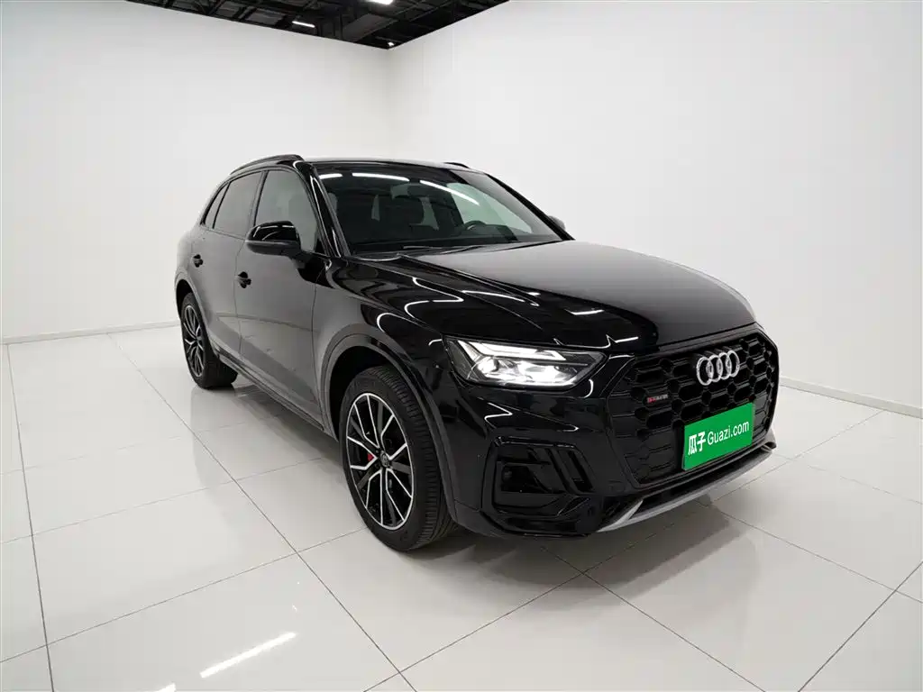 Audi Q5L 2024 40 TFSI Fashionable and Dynamic купить на сайте DeffCars