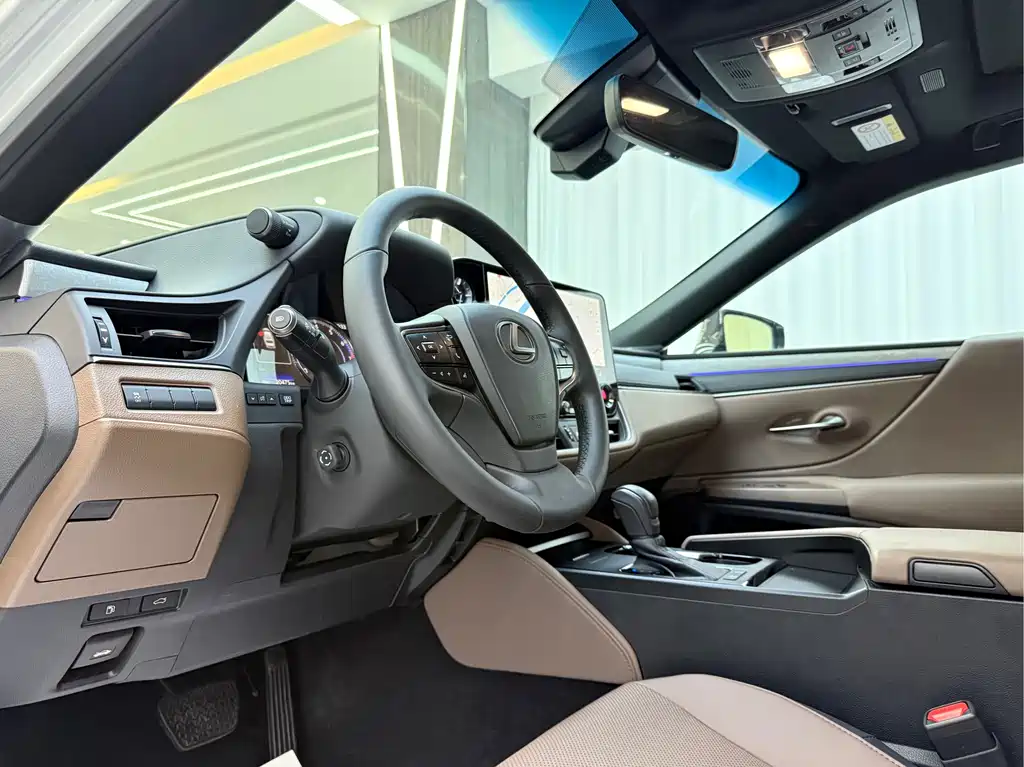Lexus ES 2025 200 Premium Edition купить на сайте DeffCars