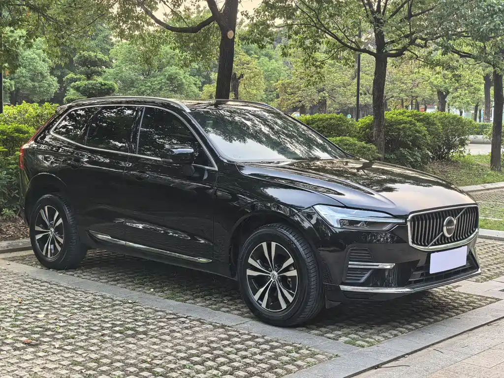 Volvo XC60 2022 B5 four-wheel drive Zhiyi Luxury Edition купить на сайте DeffCars