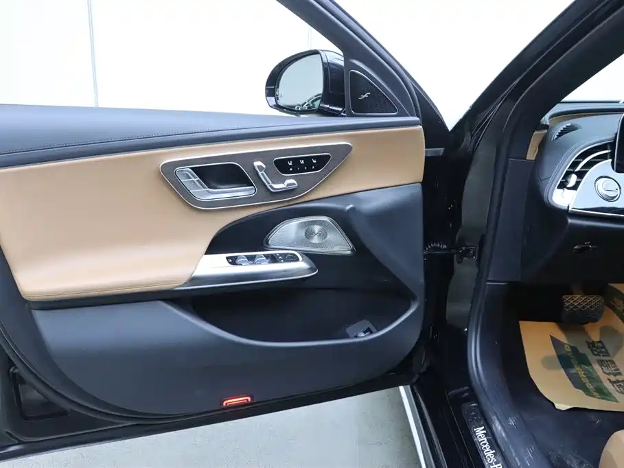 Mercedes-Benz E-Class 2024 E 300 L Luxury Model купить на сайте DeffCars