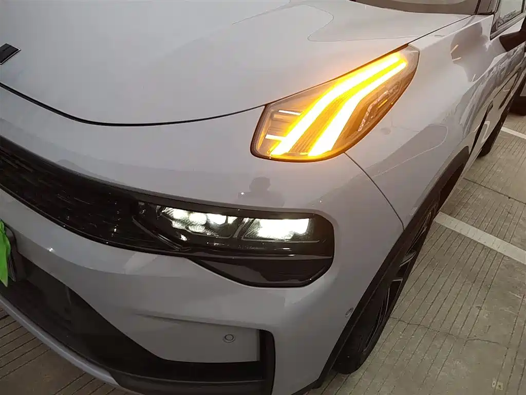 Lynk & Co 01 2023 1.5TD EM-F PM купить на сайте DeffCars