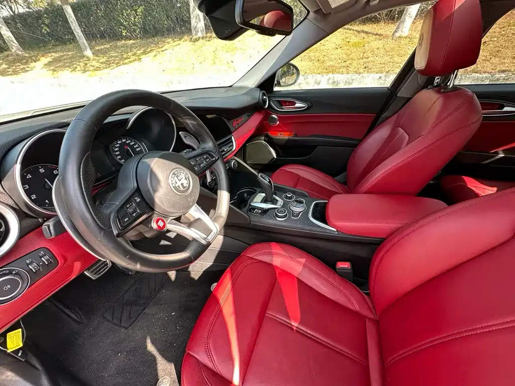 Giulia Juliet 2020 2.0T 280HP Track Limited Edition купить на сайте DeffCars