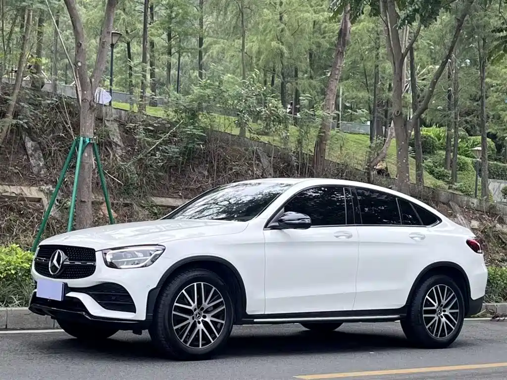 Mercedes-Benz GLC Coupe 2021 GLC 300 4MATIC Coupe SUV купить на сайте DeffCars