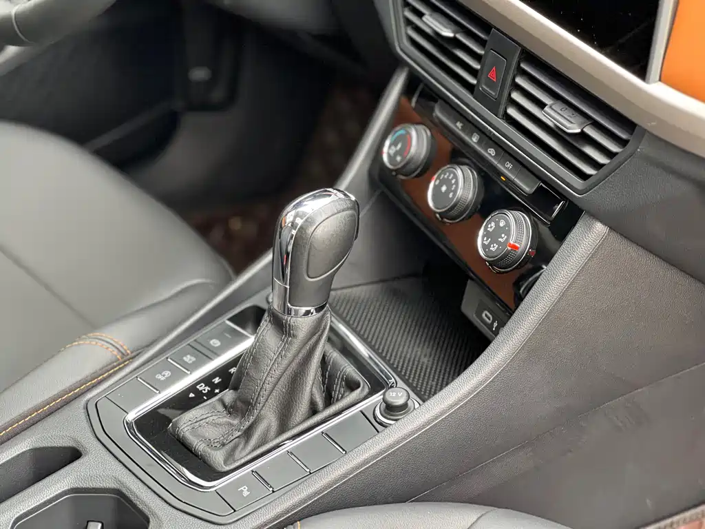 Bora 2023 200TSI DSG Yuexing Edition купить на сайте DeffCars