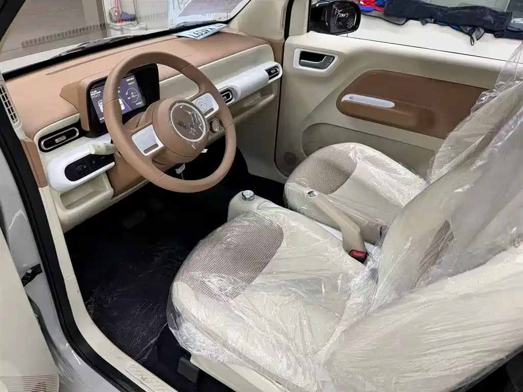 Hongguang MINIEV 2024 third generation 215km youth version купить на сайте DeffCars