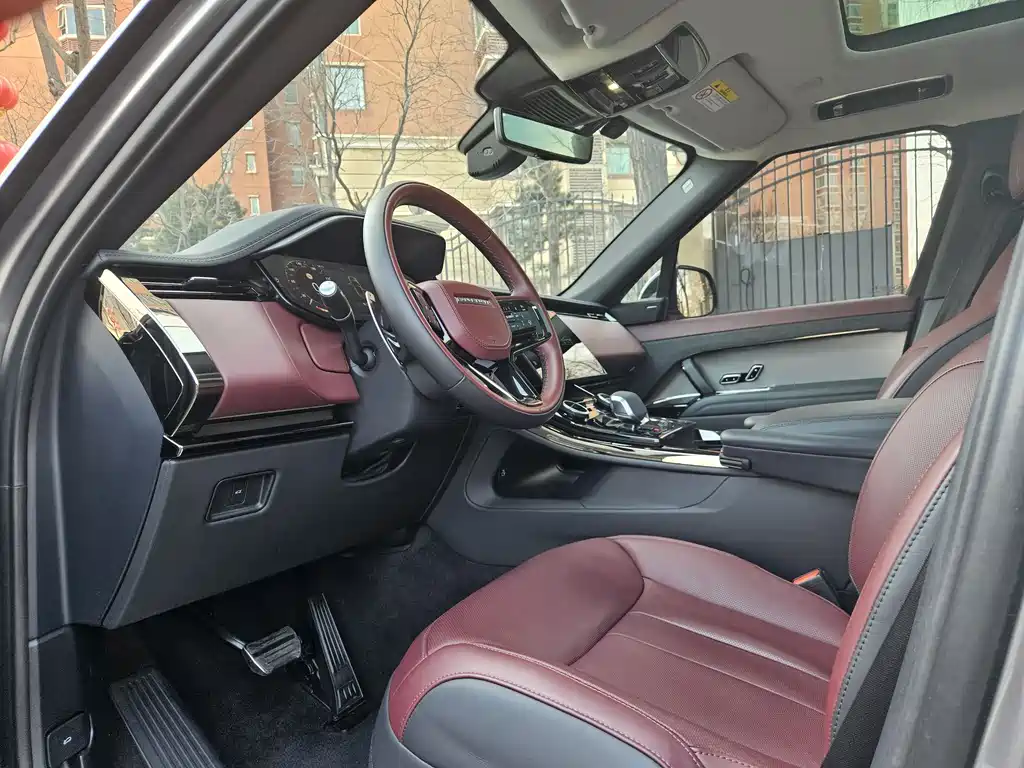 Range Rover Sport 2023 400PS Dynamic SE купить на сайте DeffCars