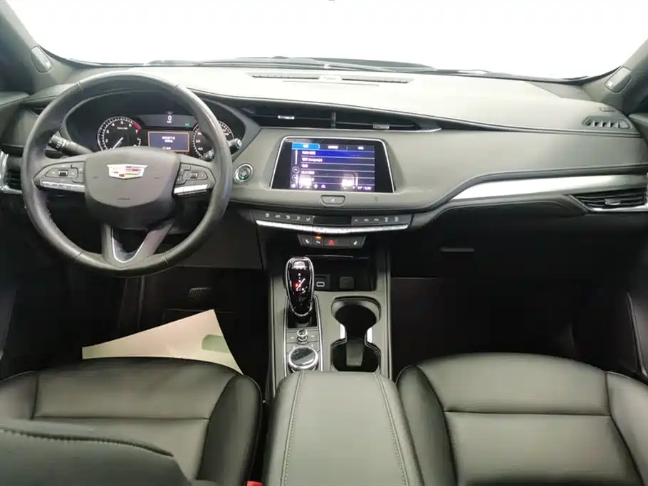 Cadillac XT4 2021 28T two-wheel drive leading model купить на сайте DeffCars