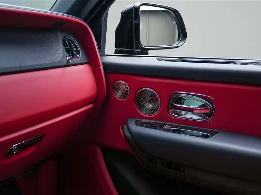 Cullinan 2018 four-seat version купить на сайте DeffCars