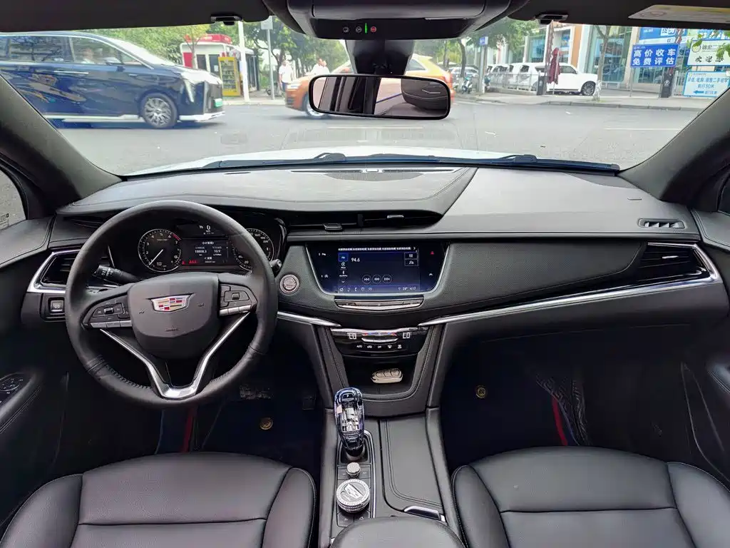 Cadillac XT6 2020 28T seven-seater stylish model купить на сайте DeffCars