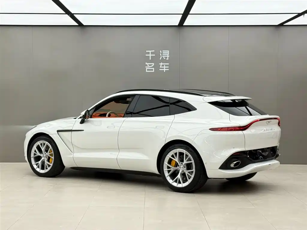 Aston Martin DBX 2020 4.0T V8 купить на сайте DeffCars
