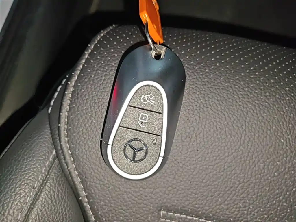 Mercedes-Benz C-Class 2024 facelift C 200 L sports version купить на сайте DeffCars