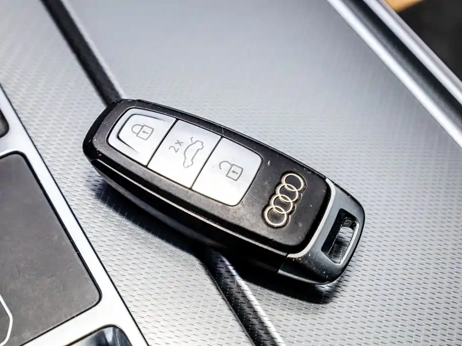Audi A7L 2024 45TFSI S-line Dream Building Liquid Crystal Package купить на сайте DeffCars