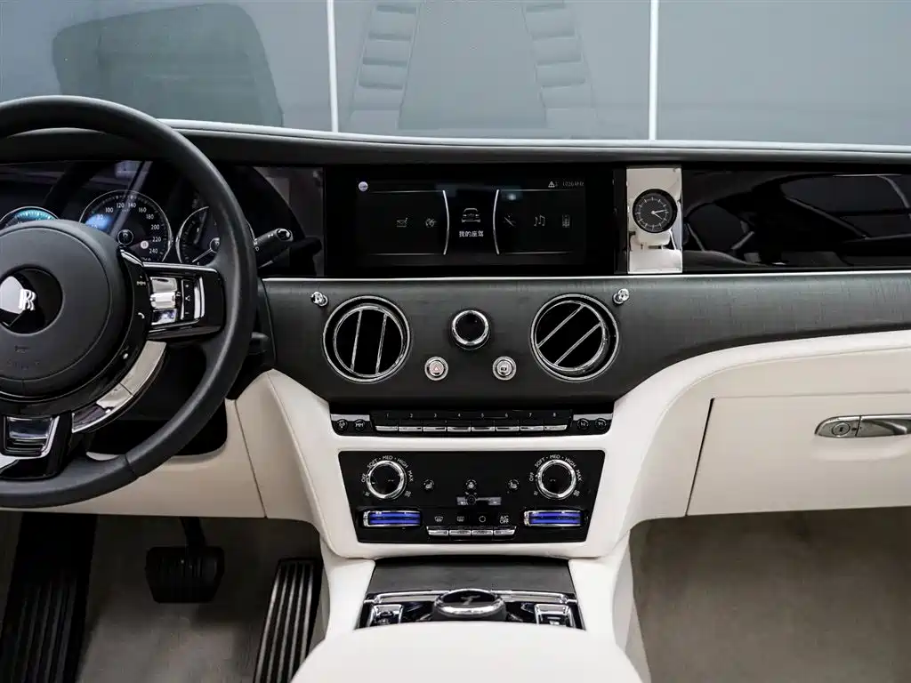 Ghost 2021 6.7T long wheelbase version купить на сайте DeffCars