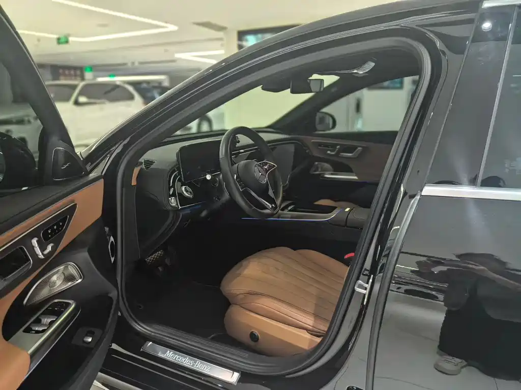 Mercedes-Benz E-Class 2024 E 300 L Luxury Model купить на сайте DeffCars