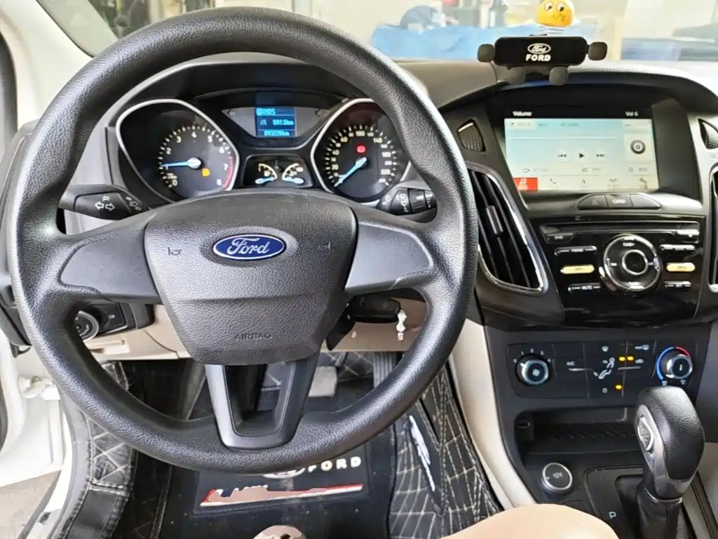 Focus 2017 Sedan 1.6L Automatic Comfort Smart Mobility Edition купить на сайте DeffCars