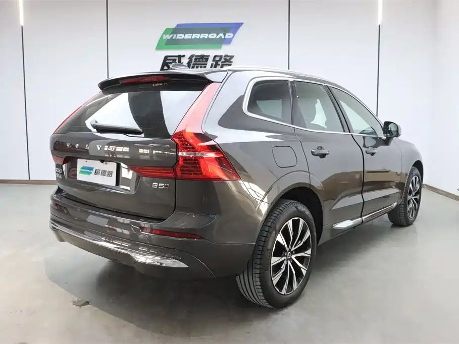 Volvo XC60 2025 B5 four-wheel drive Zhiyuan luxury version купить на сайте DeffCars