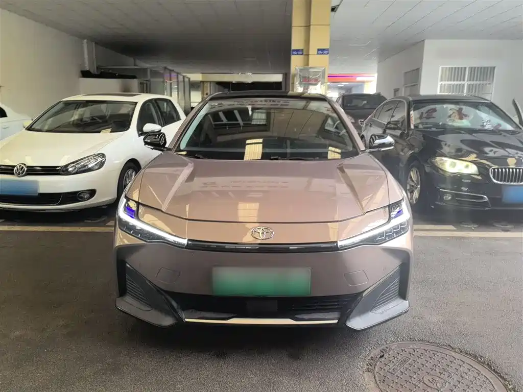 Toyota bZ3 2023 616km long range Premium купить на сайте DeffCars