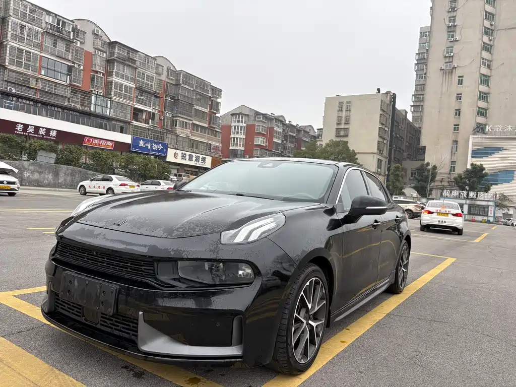 Lynk & Co 03 2021 1.5TD DCT Pro купить на сайте DeffCars