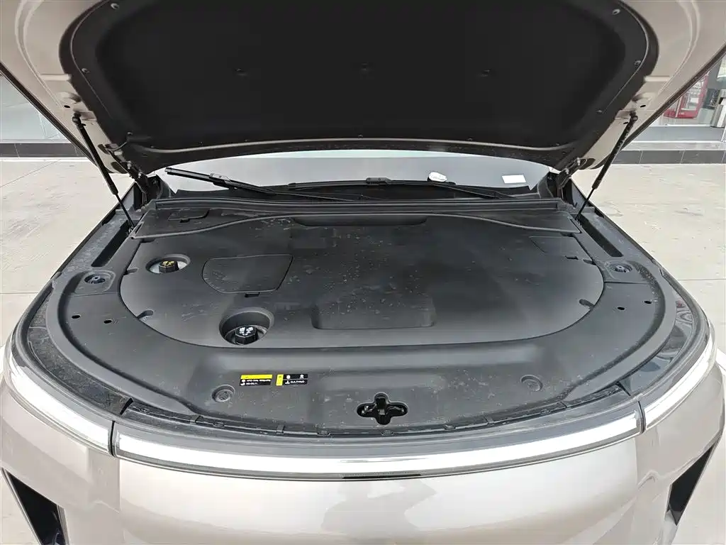 Trumpchi Yearning S9 2025 Qiankun UItra 6-seater купить на сайте DeffCars