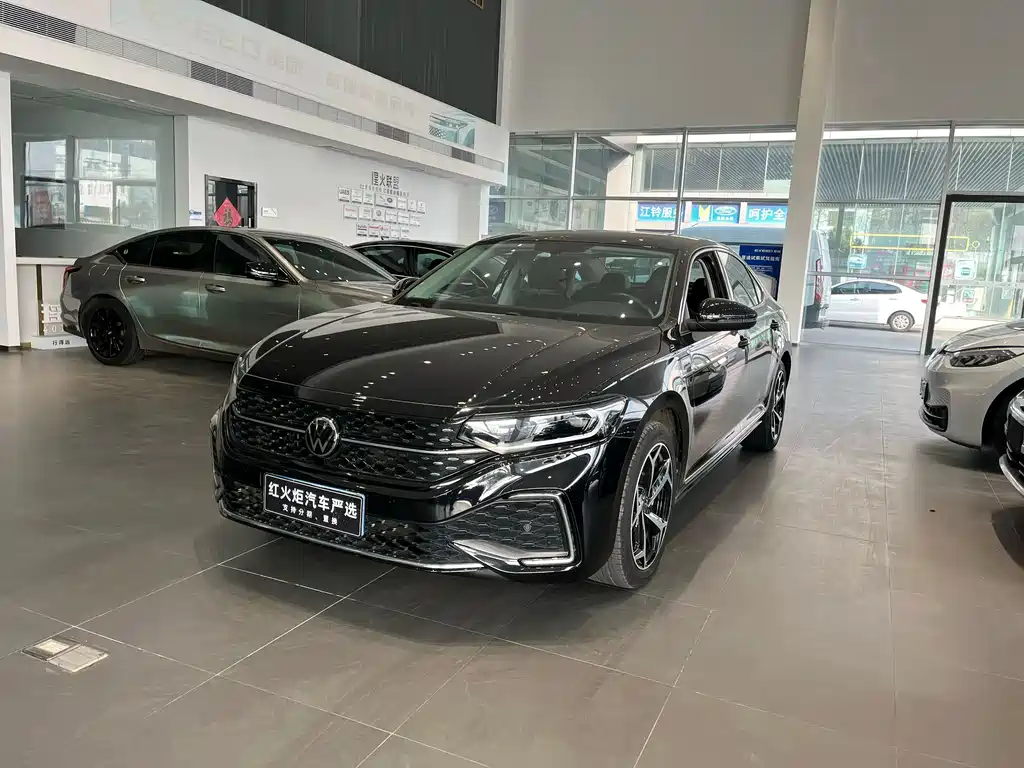 Passat 2023 330TSI Starry Sky Elite Edition купить на сайте DeffCars